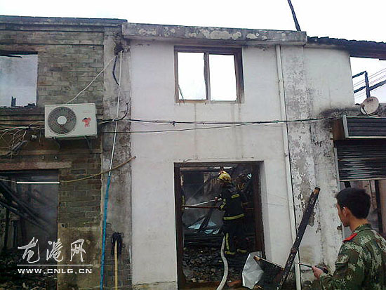 龙港希贤村7间民房被大火烧毁-龙港论坛,苍南