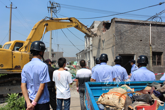 龙港镇集中整治农村脏乱差 助推美丽乡村建设