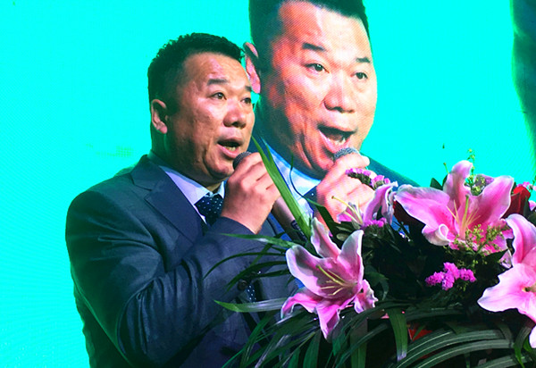 春客的老总_老总办公室图片(2)