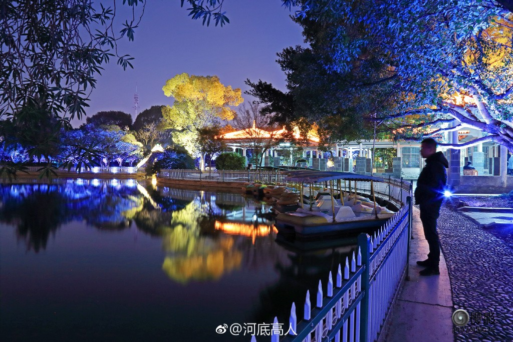 龙港公园夜景 来源：新浪微博河底高人