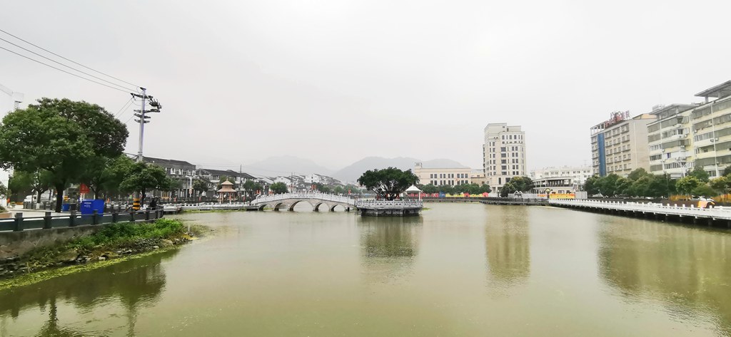 金乡望京门对面的石桥