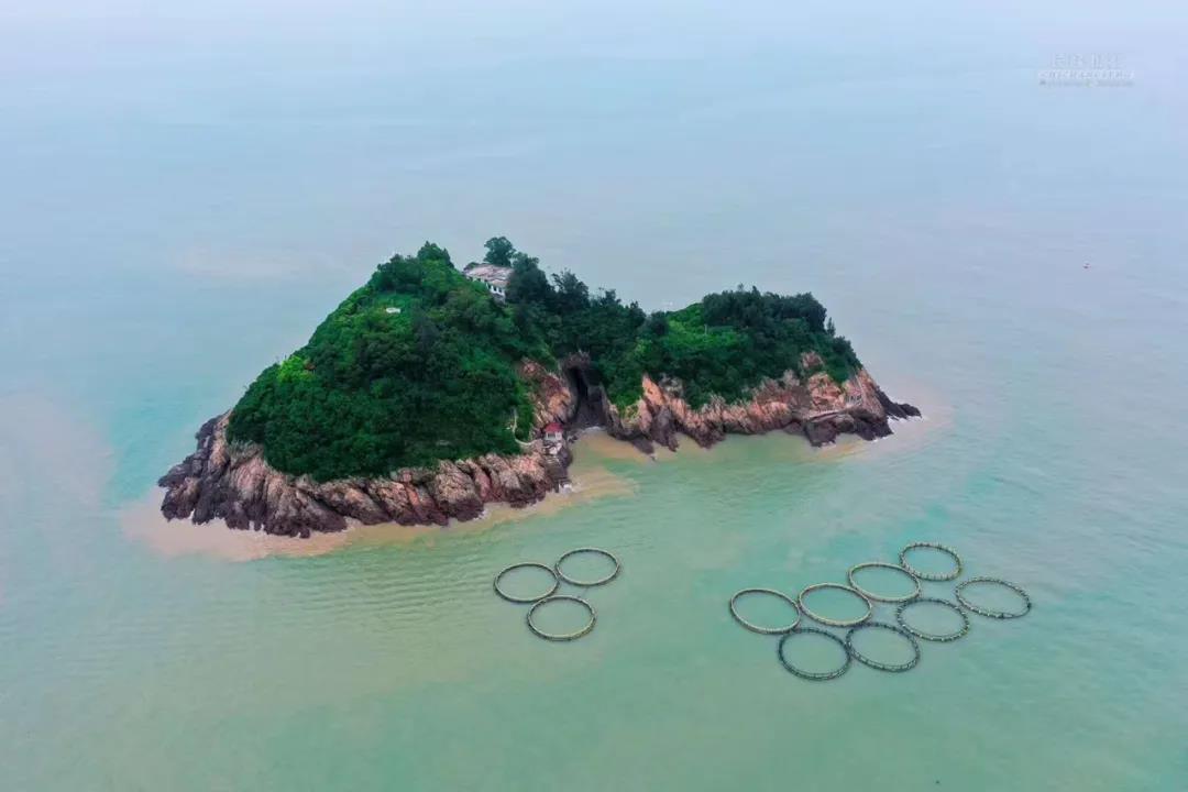 苍南炎亭沙滩 还有从小就好奇的对面小岛 这次看清楚了！ 摄影：池长峰