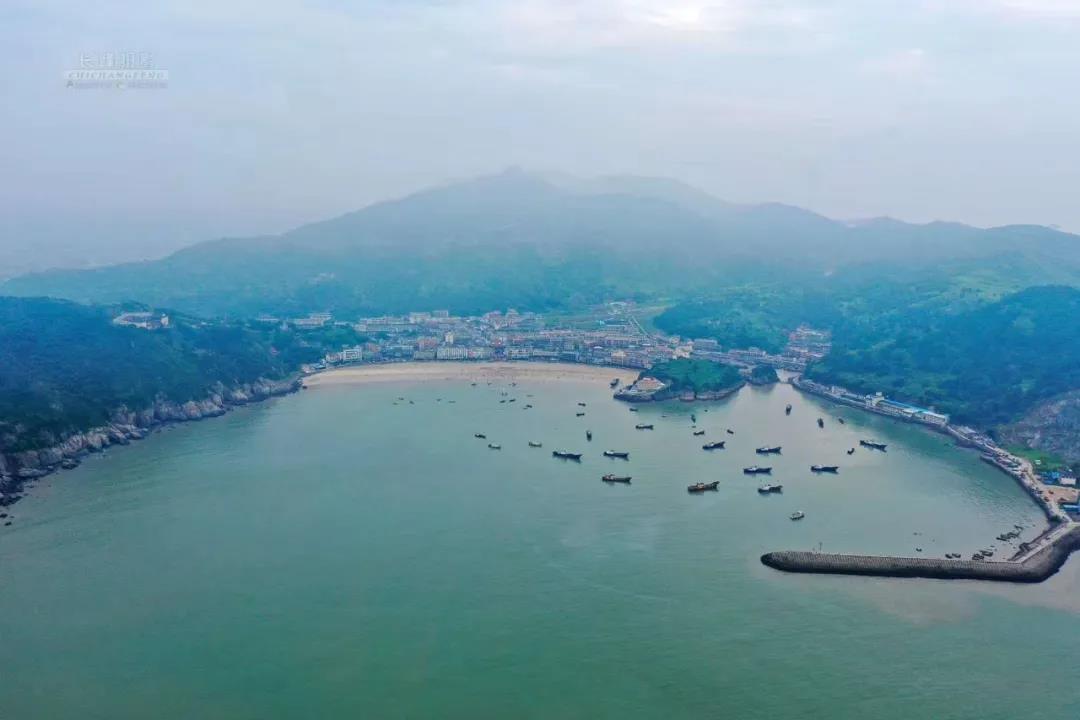 苍南炎亭沙滩 还有从小就好奇的对面小岛 这次看清楚了！ 摄影：池长峰