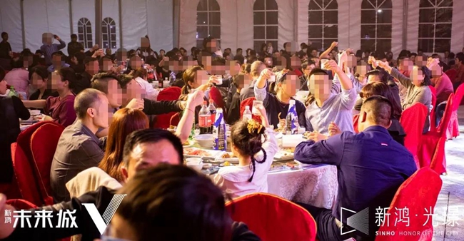 新鸿金秋百家宴圆满落幕,宝马车大奖震撼揭晓! 新鸿金秋百家宴圆满落幕,宝马车大奖震撼揭晓!