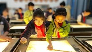 【儿童友好】多彩社团 助力“双减” 龙港市第六小学沙画社团|拨洒智慧 点画自然