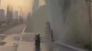 东方世贸旁发生爆管 龙港水务历时3小时顺利完成抢修