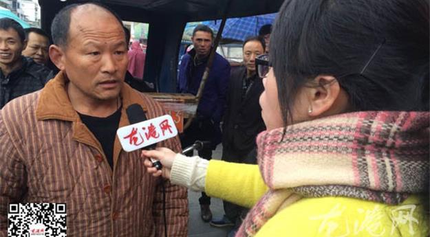 轿车坠河路人施救后续：缘由系脚卡油门踏板车子冲入河中