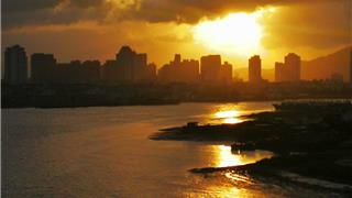 傍晚龙港江边的天空