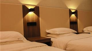 龙港一宾馆接待未成年人出事，停业 30 天罚款 1 万